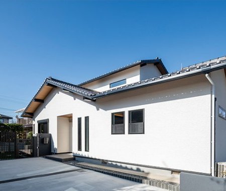 家の中が冬は寒く、夏は暑い。。そんなお悩みを解決する断熱リフォーム！昨今の光熱費UPの抑止力にもつながります。