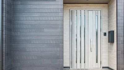 【玄関ドアリフォーム】住まいの印象と快適性が劇的アップ！？知っておきたいメリット・デメリット