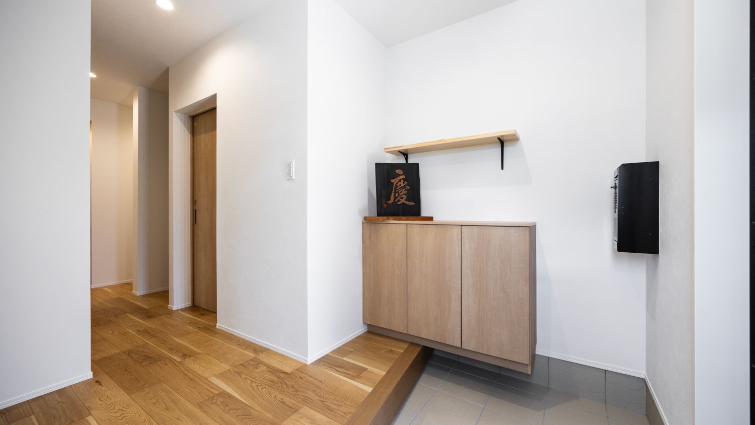 1階で生活完結！2階建てを平屋風に変えた老後も安心な和モダンな住まいにリノベ