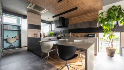 贅沢なホテルライク！バルコニーとLDKがつながり非日常を味わえる住まいにリノベ