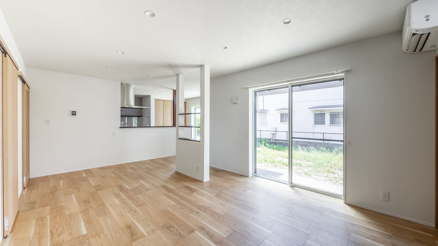 1階で生活完結！2階建てを平屋風に変えた老後も安心な和モダンな住まいにリノベ