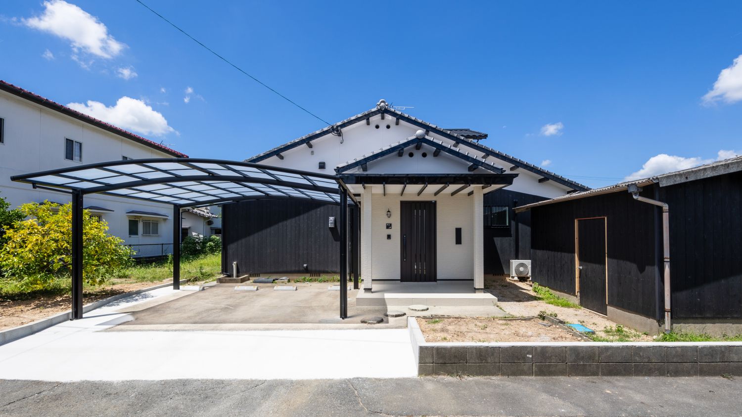 1階で生活完結！2階建てを平屋風に変えた老後も安心な和モダンな住まいにリノベ