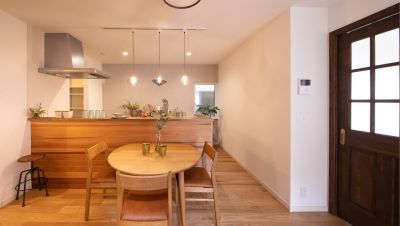 カフェのようなダイニングキッチンで時間を忘れて過ごしたくなる住まいにリノベ