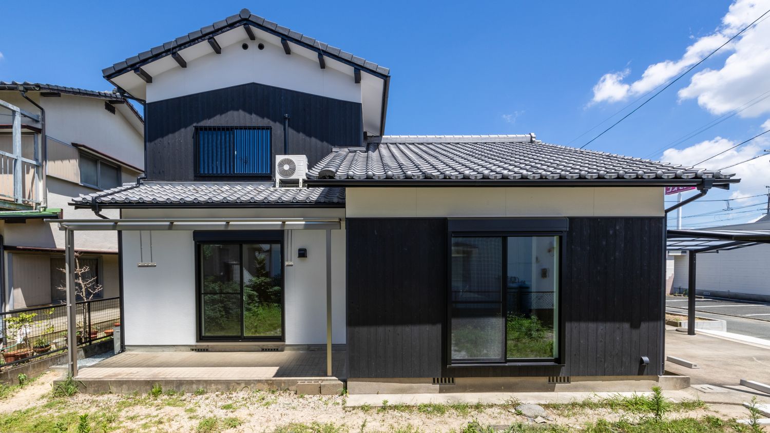 1階で生活完結！2階建てを平屋風に変えた老後も安心な和モダンな住まいにリノベ